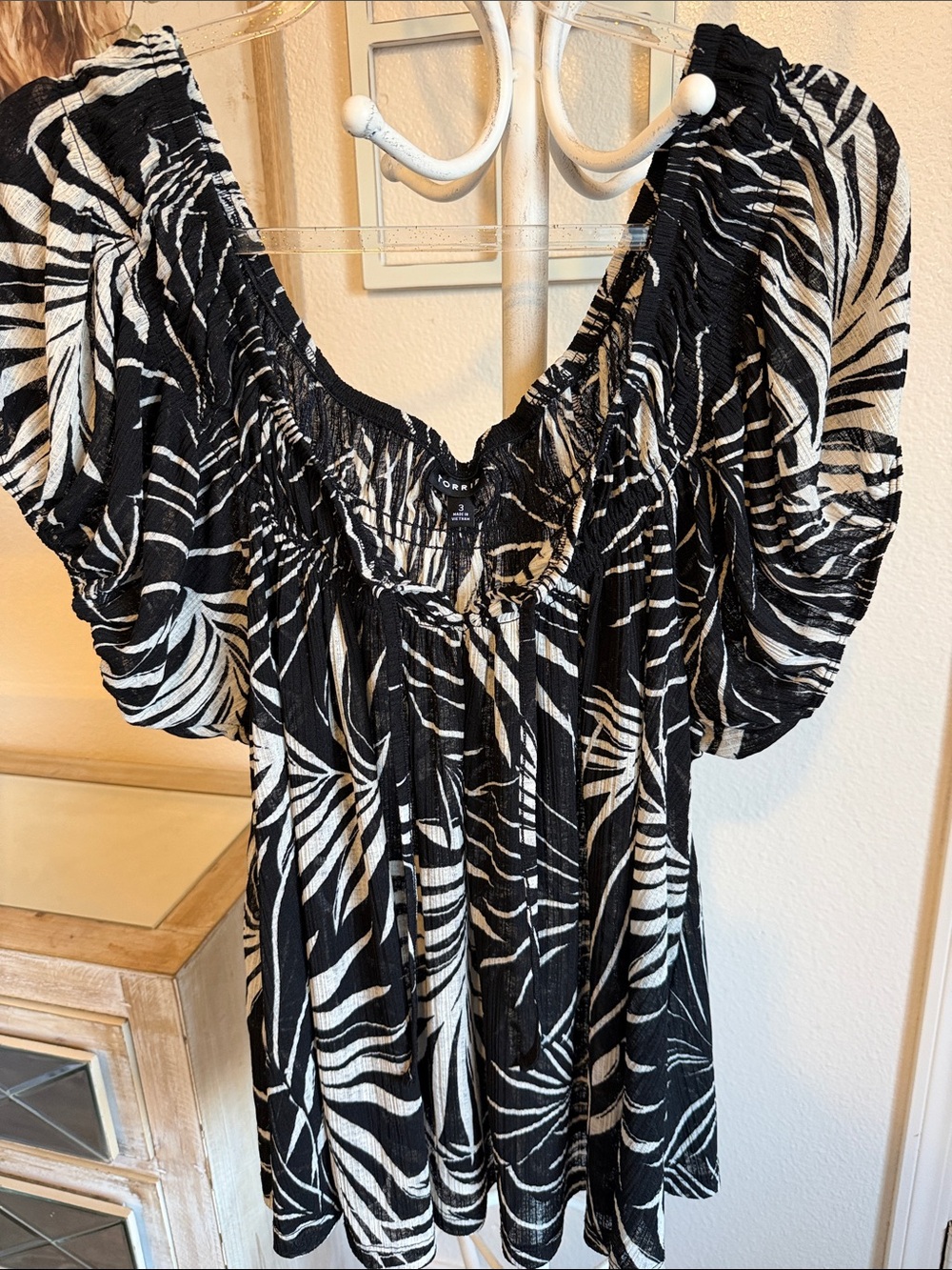 torrid Black and White Botanical Puff-Sleeve Tunic